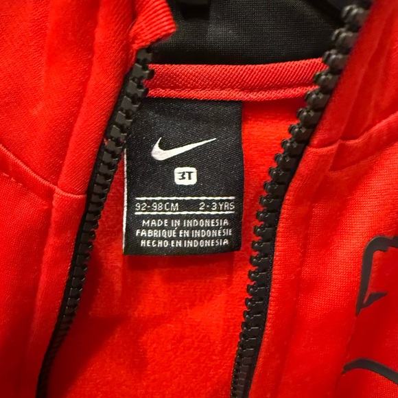 Nike Red and Black Athletic Set - Picture 6 of 6